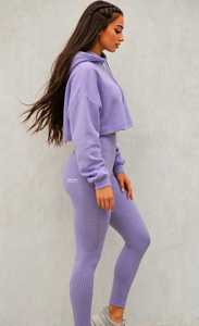 Ensemble de survêtement 2 pièces pour femmes, haut court à capuche et leggings, tenue de sport unie violette - Product Image 3