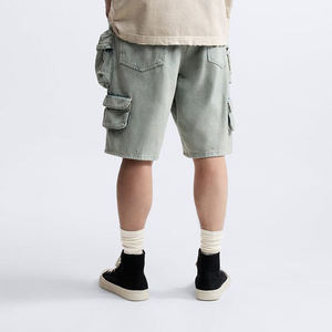 Pantalones Cortos de Mezclilla Cargo para Hombre, Corte Relajado, Lavados, con Múltiples Bolsillos, por Encima de la Rodilla, Frente Plano - Product Image 4