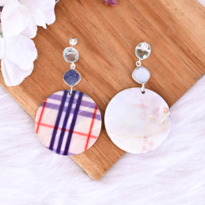Boucles d'oreilles pendantes en résine avec Druzy de titane, Topaze bleue et Nacre |   Argent sterling 925 - Product Image 6