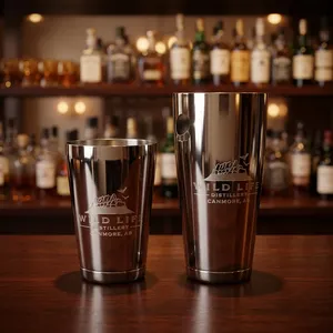 Ensemble de shakers Boston en acier inoxydable de 2 pièces avec une capacité de 28 oz et 18 oz, outils de bar de luxe faits à la main réutilisables - Product Image 1