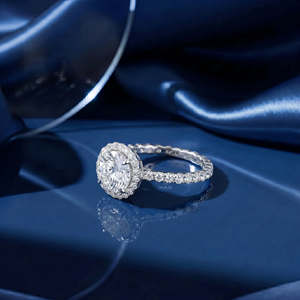 Bague de fiançailles solitaire en or blanc avec halo de diamants de laboratoire ronds, alliance éternité, bijou de luxe, cadeau - Product Image 5