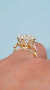 Bague Couronne Tulipe Tendance avec Diamant Rond de 2,00 CT, Or Massif 14K, Diamant de Laboratoire Certifié IGI – Cadeau Spécial pour Elle - Product Image 4