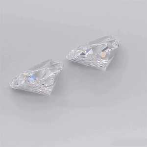 Paire de diamants taille trillion certifiés IGI 1,01 carat, pierres assorties cultivées en laboratoire, diamants non montés pour boucles d'oreilles, polis à la main en Inde - Product Image 5