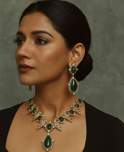 ชุดสร้อยคอพร้อมต่างหูประดับทองเหลืองชุบทองคุณภาพพรีเมียม ดีไซน์หรูหรา เหมาะสำหรับงานหมั้น งานแต่งงาน งานเลี้ยง และโอกาสพิเศษ คอลเลคชั่นคลาสสิก - Product Image 1