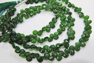 Tourmaline verte naturelle, perles facettées en forme de cœur de 5-6 mm, longueur de 8 pouces - Product Image 2