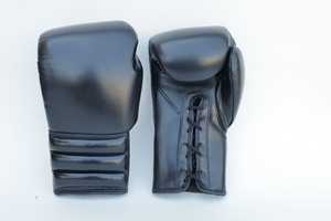 ราคาขายส่ง ถุงมือชกมวยกันน้ำ ทำจากพลาสติกและหนัง PU ปรับแต่งได้ สำหรับกิจกรรมกลางแจ้ง ขนาด 12 ออนซ์ สำหรับผู้ใหญ่ - Product Image 2