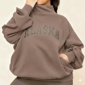 เสื้อสเวตเชิ้ตโอเวอร์ไซส์สีดำสำหรับผู้หญิง คอตั้ง ไหล่ตก ปักลายตัวอักษร Alaska แขนยาว คอเต่า - Product Image 4