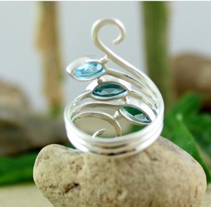 Bague triple pierre en topaze bleue naturelle en argent sterling 925, faite à la main, avec trois pierres marquise bleues, style ouvert et imposant, vente en gros - Product Image 3