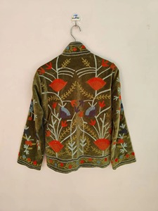 Veste en velours brodée de fleurs bohèmes vertes, col mandarin, manches trois quarts, veste décontractée courte, vêtements d'automne pour adultes - Product Image 2
