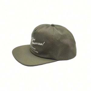 Gorras Trucker Personalizadas Bordadas y Transpirables con Cierre a Presión - Product Image 4