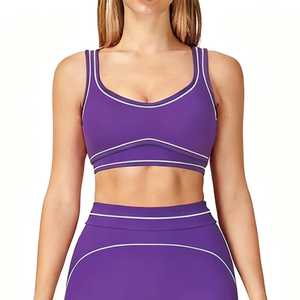 Ensemble de yoga 2 pièces personnalisé pour femme, polyvalent, à rayures et passepoil contrastant, comprenant un short cycliste taille haute et un soutien-gorge de sport rembourré à encolure dégagée, pour la gym - Product Image 5