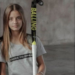 Vente en gros de bâtons de hockey sur gazon de haute qualité 100% fibre de carbone, logo personnalisé, équipement de hockey professionnel pour jeunes en plein air - Product Image 1