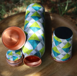 Juego de Botellas de Agua de Cobre con Diseño Geométrico de Triángulos en Mosaico, Recubrimiento de Esmalte Verde y Azul, con 2 Vasos sin Juntas - Product Image 6