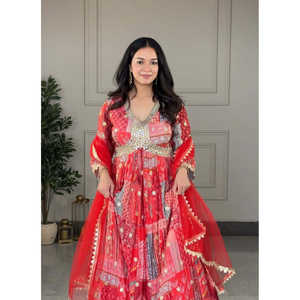 Vestido de Diseñador con Corte Aliya, con Pantalón y Dupatta, Elegante para Fiestas Nocturnas - Product Image 1