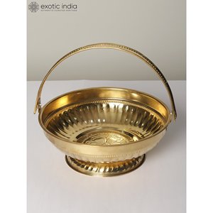 Panier de fleurs en laiton de 8 pouces fait à la main pour Temple Pooja et article de décoration intérieure fabriqué en Inde - Product Image 1