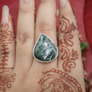 Bague Statement Unique en Argent Sterling 925 avec Pierre Précieuse Naturelle de Séraphinite, Forme Triangulaire, Bijou de Créateur Fait Main pour Femme et Unisexe - Product Image 4