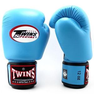 ถุงมือชกมวย Twins Blue PU ระดับมืออาชีพ น้ำหนักเบา ระบายอากาศได้ดี ปิดด้วยแถบตีนตุ๊กแก สายรัดข้อมือปรับได้ สำหรับผู้ใหญ่ทุกเพศ - Product Image 4
