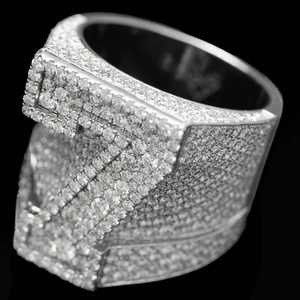 Bague pour homme en argent 925 entièrement sertie de diamants VVS et de moissanite, sertie à griffes, avec logo personnalisé, pour fiançailles ou mariage - Product Image 2
