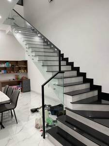 Pasamanos de aluminio con Base en forma de U sin Pilar de alta calidad, vidrio para balcón exterior, fácil instalación, acabado anodizado OEM, marca HOLCOM - Product Image 3