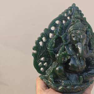 Statue du Dieu Ganesha en Pierre Verte Sculptée à la Main, Sculpture Religieuse Hindoue pour la Décoration de la Maison - Product Image 4