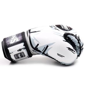 Ensemble de gants et protège-tibias MMA Twins en cuir de vachette premium, légers, respirants, avec fermeture auto-agrippante, pour l'entraînement de boxe et les arts martiaux - Product Image 3