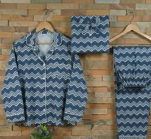 Conjunto de Pijama para Mujer, Estampado Floral Índigo, Tejido Térmico de Algodón, Diseño a Mano, Corte Holgado - Product Image 2