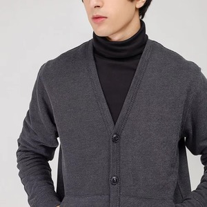 เสื้อคาร์ดิแกนถักลายวินเทจสไตล์วิทยาลัย คอวี แต่งกระดุม ลายพิมพ์ สำหรับฤดูหนาว รับผลิตแบบ ODM OEM - Product Image 3