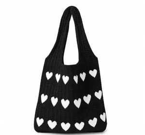 Bolso de mano de ganchillo para mujer, bolso de hombro informal con apliques de corazón rojo, uso diario, bolso reutilizable para el día de San Valentín, 100% de gran capacidad - Product Image 2