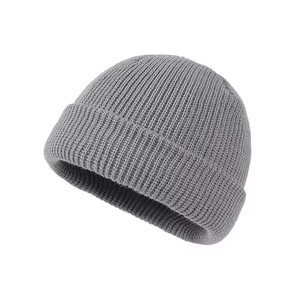 Bonnets en tricot personnalisés avec revers contrastés pour les marques de streetwear, avec étiquettes de marque privée et prix d'usine - Product Image 4