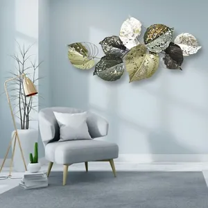 Art mural vertical en métal élégant avec un design artisanal unique pour un salon moderne et la décoration intérieure de la maison - Product Image 5