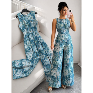 Combinaison à jambes larges à fleurs Serene Garden, fermeture éclair dissimulée au dos pour une finition sans couture. - Product Image 2