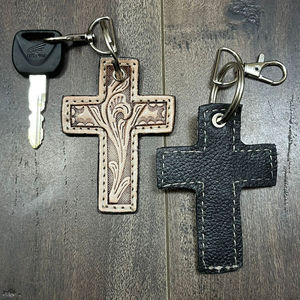 พวงกุญแจหนังวัวแท้ทำมือคุณภาพสูง ดีไซน์ใหม่ล่าสุดปี 2025  รูปทรงกากบาท  แฟชั่นทันสมัย เหมาะสำหรับเป็นของขวัญสำหรับทุกเพศ - Product Image 6