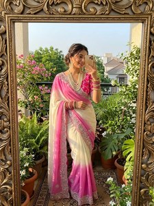 Sari en Georgette Brodé avec Bordure à Paillettes, Sari de Soirée en Georgette, Sari à Pompons Miroir, Sari Designer en Georgette - Product Image 6