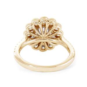 แหวนเพชรทรงกลม 1.5 กะรัต ได้รับการรับรองจาก IGI ตัวเรือนทองคำขาว 14K สำหรับผู้หญิง ดีไซน์หรูหราประดับเพชรแบบวงกลมลายดอกไม้ - Product Image 6