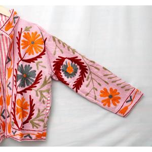 เสื้อแจ็คเก็ตวาร์ซิตี้ A2ZCraftBazar Suzani ปักลายดอกไม้ ทำมือ สำหรับฤดูหนาว แบบ unisex ผ้าฝ้าย สไตล์โบโฮ ฮิปปี้ เป็นมิตรกับสิ่งแวดล้อม - Product Image 5