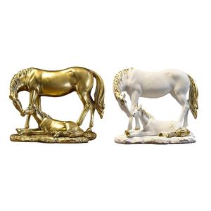 Figura Decorativa de Caballo y Potro en Latón, Escultura Animal para Mesa, Decoración para Hogar u Oficina, Disponible para la Venta - Product Image 4
