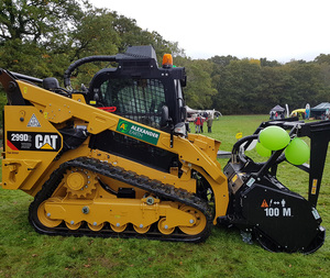 Chargeuse compacte sur chenilles CAT 299D3 XE d'occasion, faible nombre d'heures, broyeur forestier haute puissance, idéale pour les terres agricoles professionnelles - Product Image 6