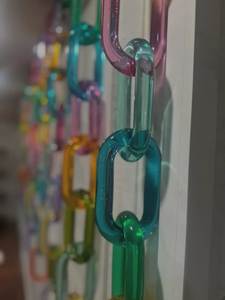 Chaîne en résine décorative artisanale de qualité supérieure avec un design unique et une finition lisse pour des bijoux élégants et des créations artisanales - Product Image 2