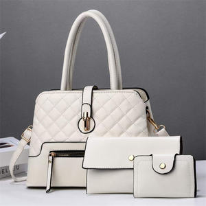 Conjunto de Bolso Acolchado Color Borgoña TITAN TREAD WEAR con Cartera y Tarjetero Modelo TTW-SB-00026 - Product Image 4