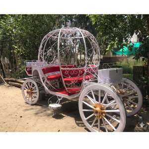 Nouvelle Carrosse de Mariage Cendrillon en Acier de Luxe, Robuste et Romantique, avec Cœurs, pour Décoration d'Événements en Australie - Product Image 1