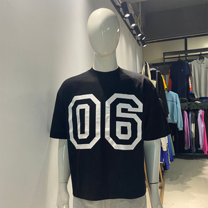 เสื้อยืดผู้ชายทรงโอเวอร์ไซส์ ผ้าฝ้าย 100% ระบายอากาศได้ดี ป้องกันรอยยับ ลายกราฟฟิตีแบบสาดสี  รับทำสีตามสั่ง - Product Image 3