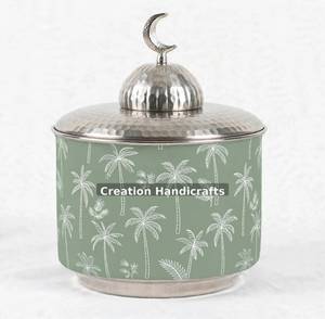 Boîte à dattes en métal imprimée palmier vert sauge artisanale avec couvercle en forme de croissant de lune, cadeau du Ramadan - Product Image 2
