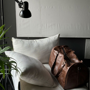 Bolsa de Lona Unisex VELANO HIDES de Gamuza Genuina, Alta Calidad, Duradera, Ecológica, Resistente al Agua, Multifuncional, con Cierre - Product Image 6