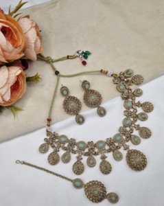 Ensemble de bijoux 3 pièces pour femmes, pierres précieuses ovales et en forme de poire, collection de bijoux de créateur, style ethnique, pour occasions spéciales. - Product Image 4