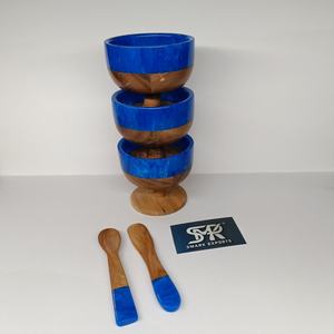 Bol à dessert artisanal en bois et résine bleue avec base sur pied pour la maison, la cuisine et la restauration - Product Image 5