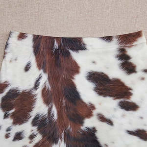 Jupe en cuir de vachette et coton pour femme moderne, tenue élégante pour la saison hivernale, vêtement ajusté et personnalisé, mode actuelle - Product Image 4