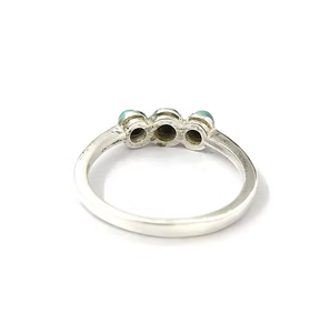 Elegante Anillo de Plata de Ley 925 con Tres Piedras de Turquesa de 2.2 Gramos, Joyería de Plata de Jaipur - Product Image 4