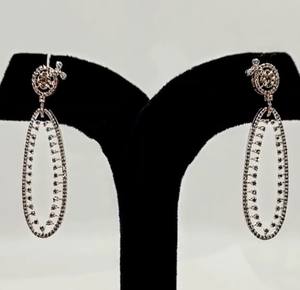 Pendientes colgantes de diamantes de cultura étnica moderna para mujer para fiestas de boda y ropa informal - Product Image 1