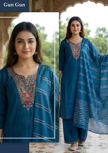 Kurti en viscose Vetican de qualité supérieure avec pantalon Plazo intégré – Tenue ethnique élégante pour mariages, festivals et célébrations - Product Image 6