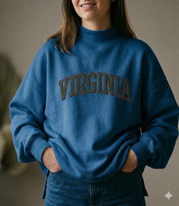 Pull à col montant personnalisé pour université, en molleton de coton oversize, à motif floral chenille et pois, style vintage, pour le jour du match et l'esprit scolaire - Product Image 1